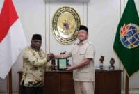 Pertemuan ini berlangsung di ruang kerja Menteri ATR/Kepala BPN, Nusron Wahid, pada Rabu (15/01/2025), dengan dihadiri oleh Menteri Hukum dan HAM, Natalius Pigai.