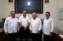 Pimpinan dan Sekretaris Baznas Ciamis berfoto bersama Rektor Unigal Ciamis.