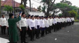 Upacara pelantikan dan pengambilan sumpah janji panitia ajudikasi PTSL.