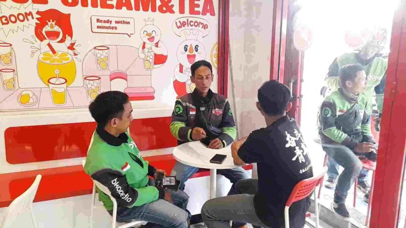 Gerai Mixue Ciamis didatangi Komunitas Ojek Online.
