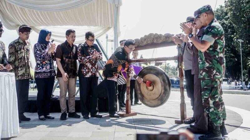 Peresmian Karangkamulyan oleh Bupati Ciamis, Herdiat Sunarya.