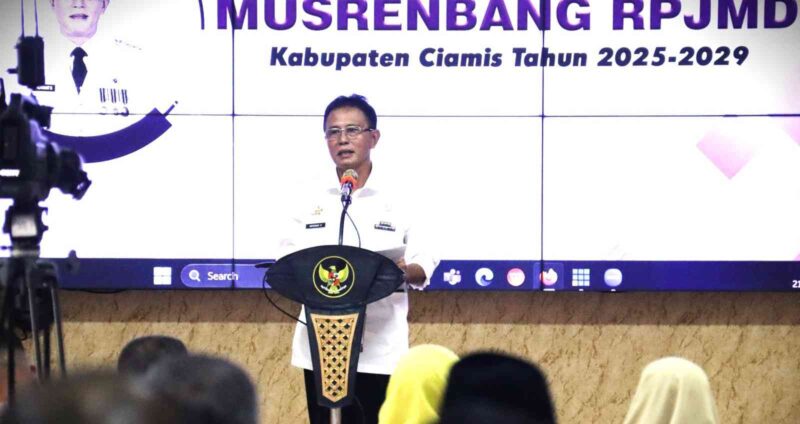 Bupati Ciamis, Herdiat Sunarya.