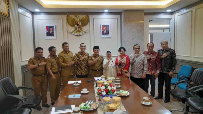 Pertemuan dan kunjungan dengan Bupati Kuningan.