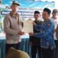 Penyerahan sertipikat tanah program PTSL 