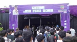 Job fair di Kecamatan Cijeungjing.