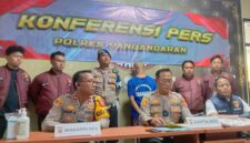 Konferensi pers di Mapolres Pangandaran.