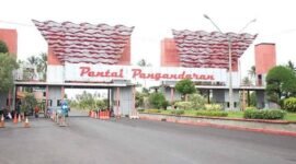 Pintu masuk Pantai Pangandaran.