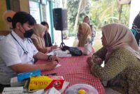Pengobatan gratis di Dusun Pohat, Kecamatan Tambaksari.