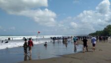 Objek Wisata Pantai Pangandaran.