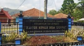 Kantor Desa Cicapar, Kecamatan Banjarsari, Kabupaten Ciamis.