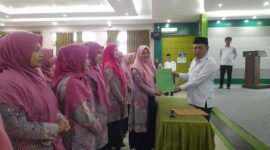 Pelantikan Pengurus Kelompok Kerja Guru Raudlatul Athfal (KKGRA).