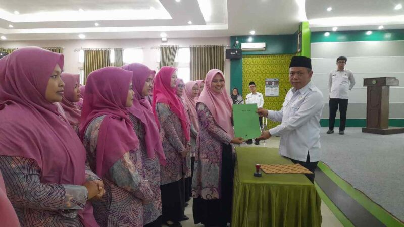 Pelantikan Pengurus Kelompok Kerja Guru Raudlatul Athfal (KKGRA).