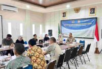 Pembahasan Reforma Agraria di Aula Kantor Pertanahan.