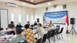 Pembahasan Reforma Agraria di Aula Kantor Pertanahan.