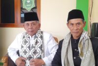 Ketua MUI Kabupaten Ciamis, Drs. KH. Saeful Ujun (kiri), bersama sahabatnya, KH. Ihat Rajadesa (kanan).