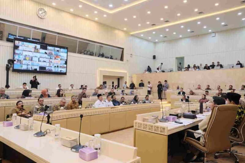 Rapat Dengar Pendapat (RDP) dengan Komisi II DPR RI di Gedung Nusantara, Senin (8/9/2025).