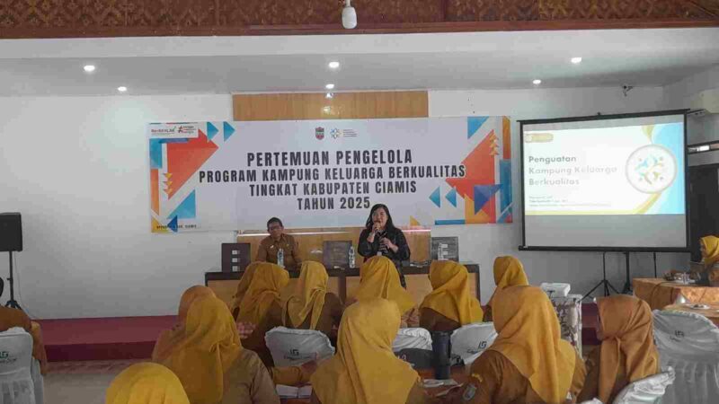 Pertemuan Pengelola Kampung Berkualitas di salah satu RM di Ciamis.