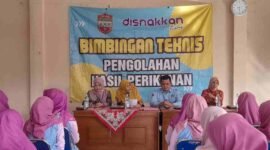 Bimtek pengolahan hasil perikanan bagi para guru RA, di Gedung Dakwah Panoongan, Kamis (11/12/2025).