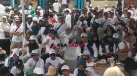 Kepala Kemenag Kabupaten Ciamis, Asep Lukman Hakim, saat mengacungkan jempol kepada Wartawan Asajabar.