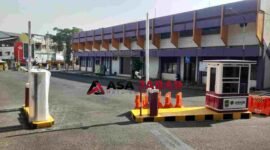 Pemasangan gate parkir di GGT Ciamis.