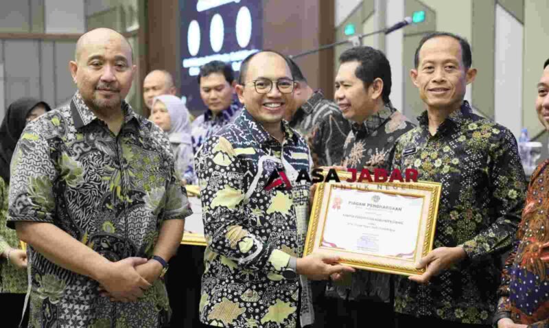 Kepala Kantor Pertanahan Kabupaten Ciamis, Agung Murdhianto, ST, (Ketiga dari kiri).