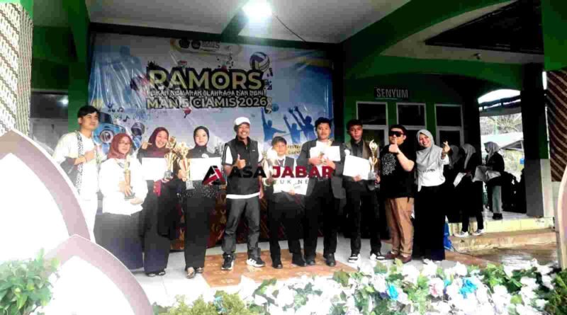 Penyerahan kejuaraan Pamors MAN 5 Ciamis.