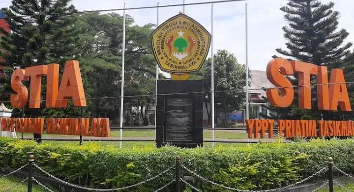 Kampus STIA YPPT Priatim Tasikmalaya terletak di Jl. Perintis Kemerdekaan, Karsamenak, Kec. Kawalu, Kota Tasikmalaya, Jawa Barat.