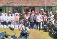 Santunan kepada santri, anak yatim piatu, dan kaum dhuafa.