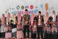 Ketua KKRA Kabupaten Ciamis berfoto bersama dengan peserta dan Kasi Penmad kemenag Ciamis.
