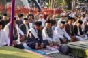 Kepala Kemenag Ciamis salat berjamaah bersama masyarakat.