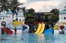 Wahana taman rekreasi air Ampera Waterpark.