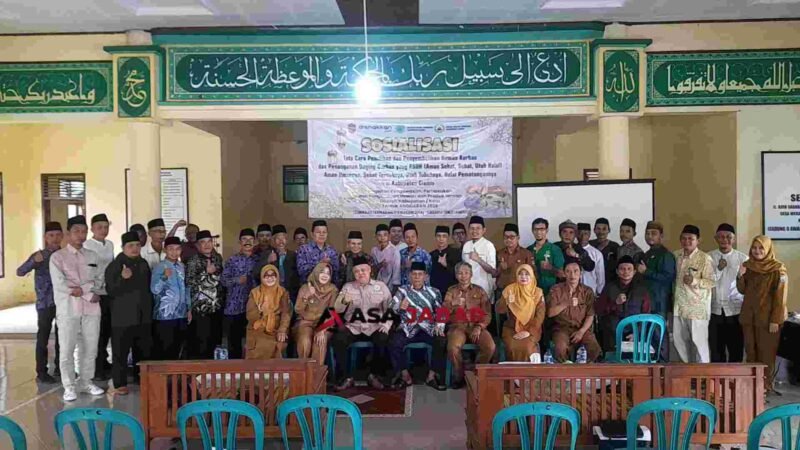 Sosialisasi tata cara pemilihan dan penyembelihan hewan kurban.