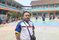 Ketua Komisariat 02, Maman Royandi tengah meninjau kegiatan pertandingan O2SN.