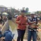 Salah satu peserta mancing gratis dalam rangka Milad PKS dapat ikan bawal.