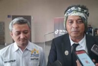 Ketua KADIN Kota Tasikmalaya, Asep Saepulloh, bersama Plh Wali Kota Tasikmalaya, Dicky Candra saat dwawancarai oleh wartawan.