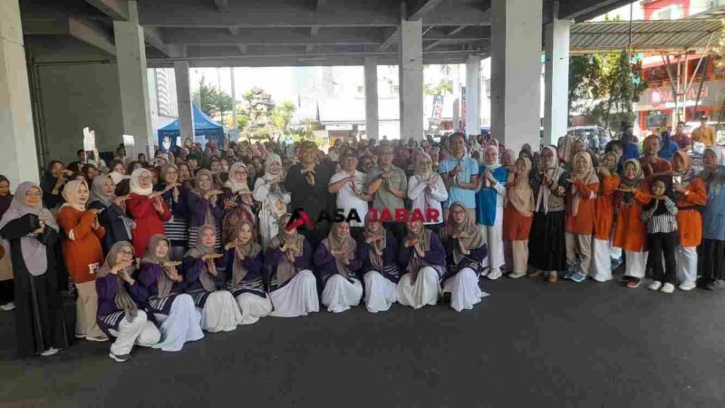 Pelaksanaan HUT IGTKI Kota Tasikmalaya di Plaza Asia.