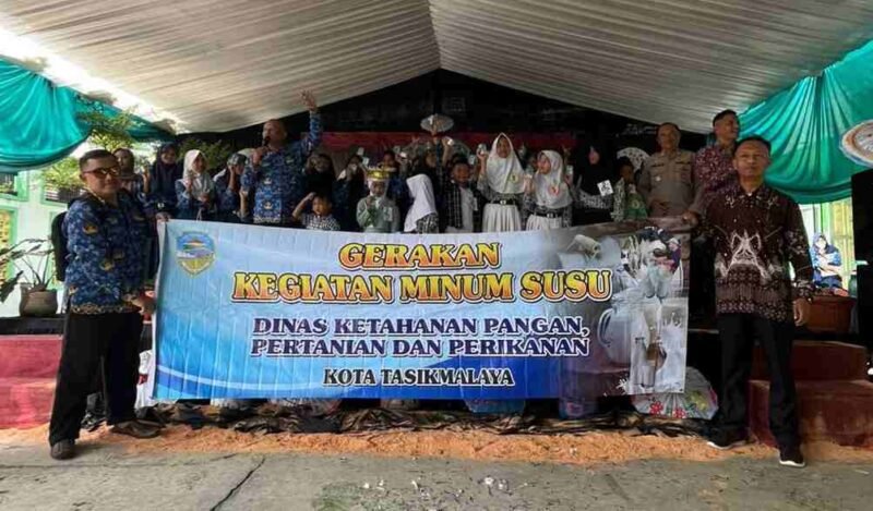 Kampanye garakan minum susu di MTsN 3 Kota Tasik.