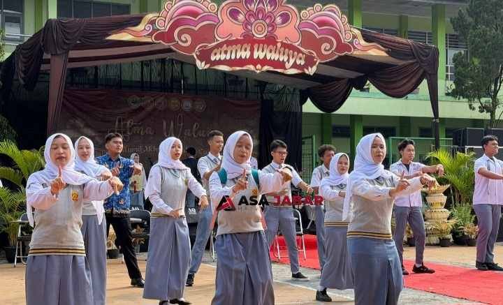 Atma Waluya sebagai ajang temu akhir dan perpisahan siswa kelas XII.