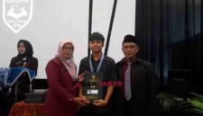 Siswa dari jurusan IPA dan IPS dinyatakan semua lulus.