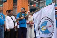 Plh Wali Kota Tasikmalaya, Dicky Candra melepas peserta gerak jalan sehat SMPN 1.