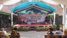 Kegiatan Pelepasan MI Ciharalang, Cijeungjing, Ciamis.