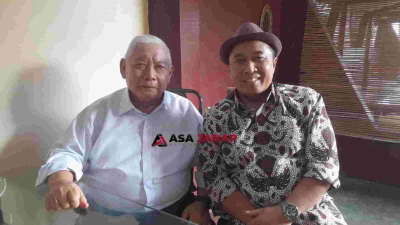Wakil Ketua I Bidang Penghimpunan BAZNAS Jawa Barat, Dr. H. Ijang Faisal, S.Ag., M.Si., (kanan) bersama Ketua BAZNAS Ciamis Periode 2026-2031, Drs. H. Lili Miftah.