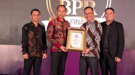 Bank Galuh Ciamis berhasil meraih predikat Bintang 5 dalam ajang TOP 100 BPR Finance 2026 untuk kategori BPR dengan aset Rp5 miliar hingga di bawah Rp35 miliar.