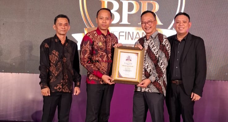 Bank Galuh Ciamis berhasil meraih predikat Bintang 5 dalam ajang TOP 100 BPR Finance 2026 untuk kategori BPR dengan aset Rp5 miliar hingga di bawah Rp35 miliar.