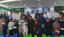 Kemenag Ciamis menyalurkan bantuan kepada ribuan anak yatim dan penyandang disabilitas.