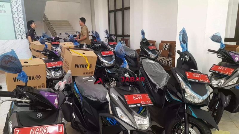 Sepeda motor diberikan kepada desa yang melunasi kewajiban pajaknya dalam waktu cepat setelah Surat Pemberitahuan Pajak Terutang (SPPT) dibagikan.