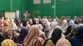 Ratusan orang tua peserta didik baru Sekolah MAUNG SMAN 1 Ciamis mengikuti rapat sosialisasi MPLS yang digelar di GOR Sekolah MAUNG SMAN 1 Ciamis, Senin (13/7/2026).