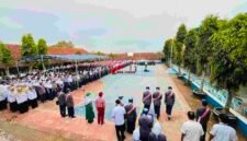 Upacara MPLS di SMPN 2 Cihaurbeuti.
