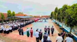 Upacara MPLS di SMPN 2 Cihaurbeuti.