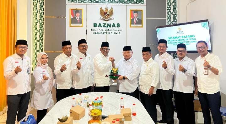 Poto bersama BAZNAS Kabupaten Tegal dengan BAZNAS Kabupaten Ciamis.